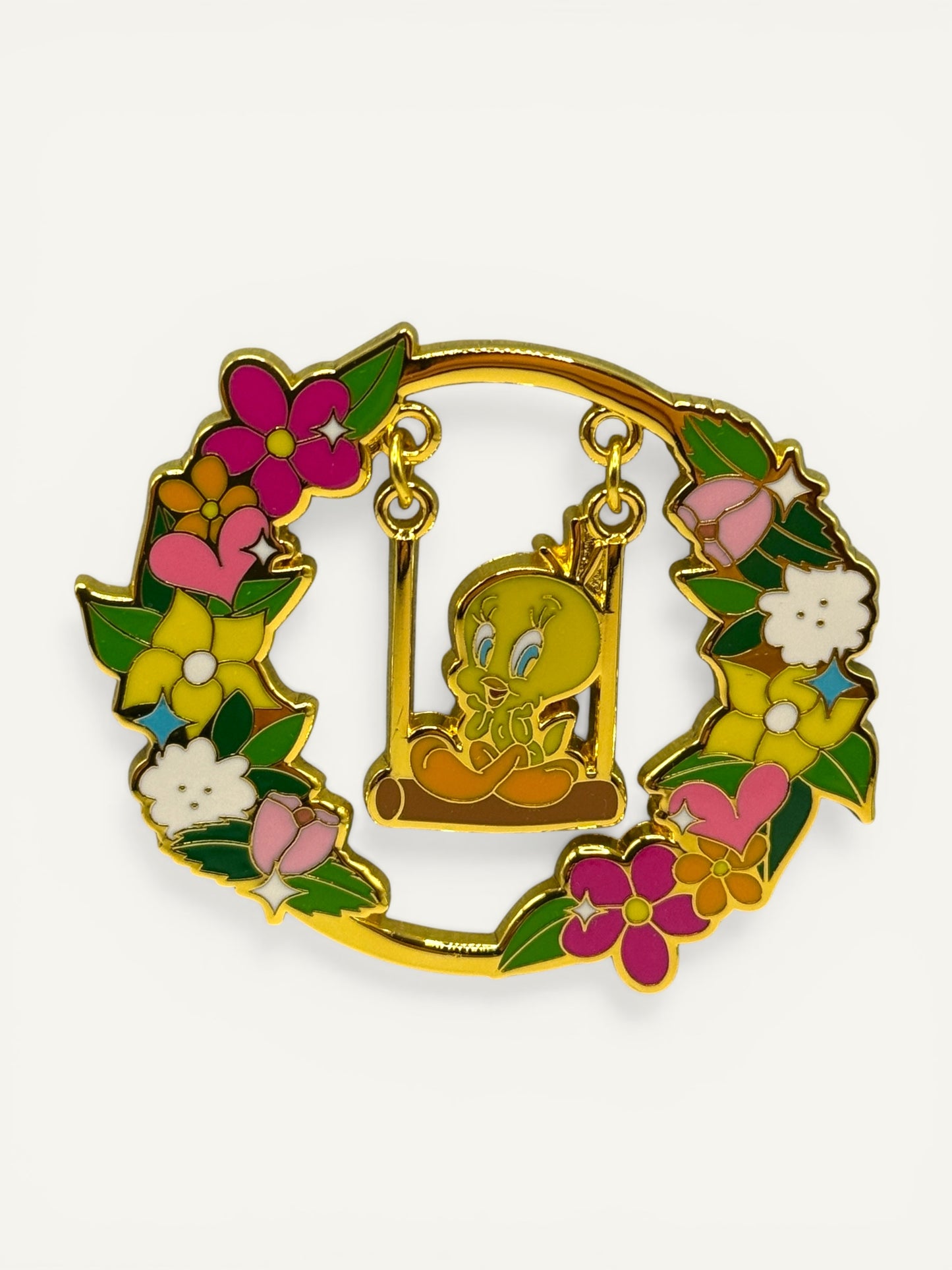 Six Flags Looney Tunes Tweety Bird Swinging Pin
